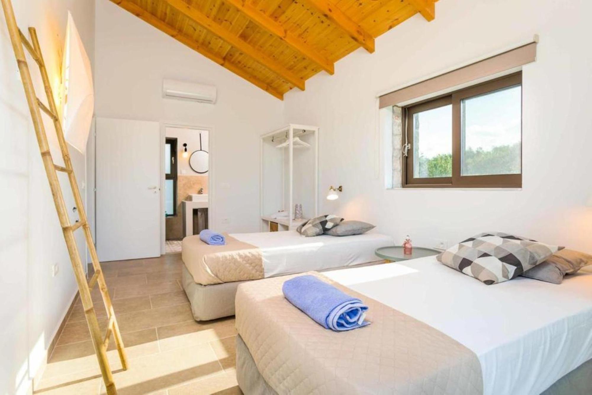 Astarte Villas - Petra Elia Private Villa With Pool Plános Eksteriør bilde