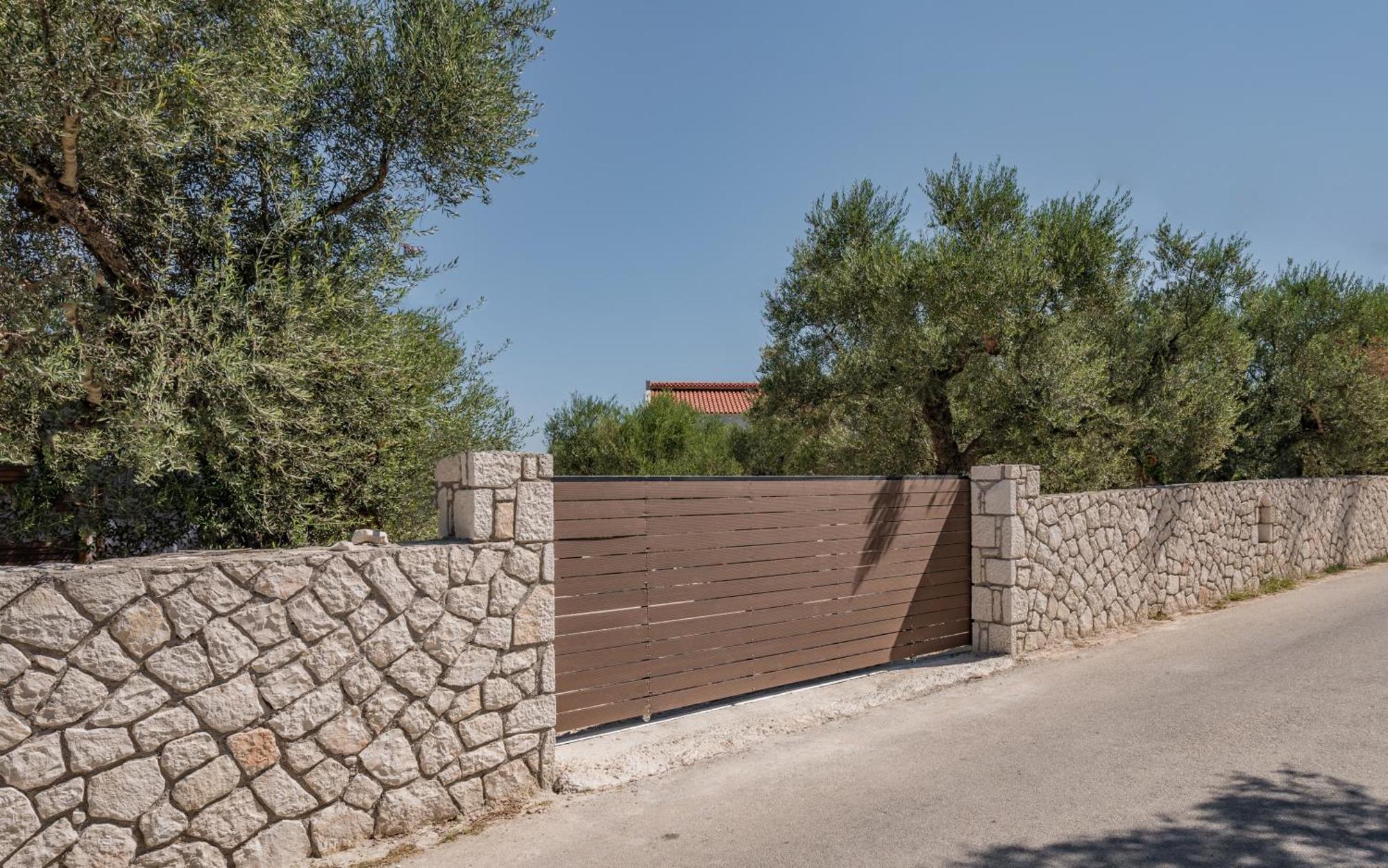 Astarte Villas - Petra Elia Private Villa With Pool Plános Eksteriør bilde